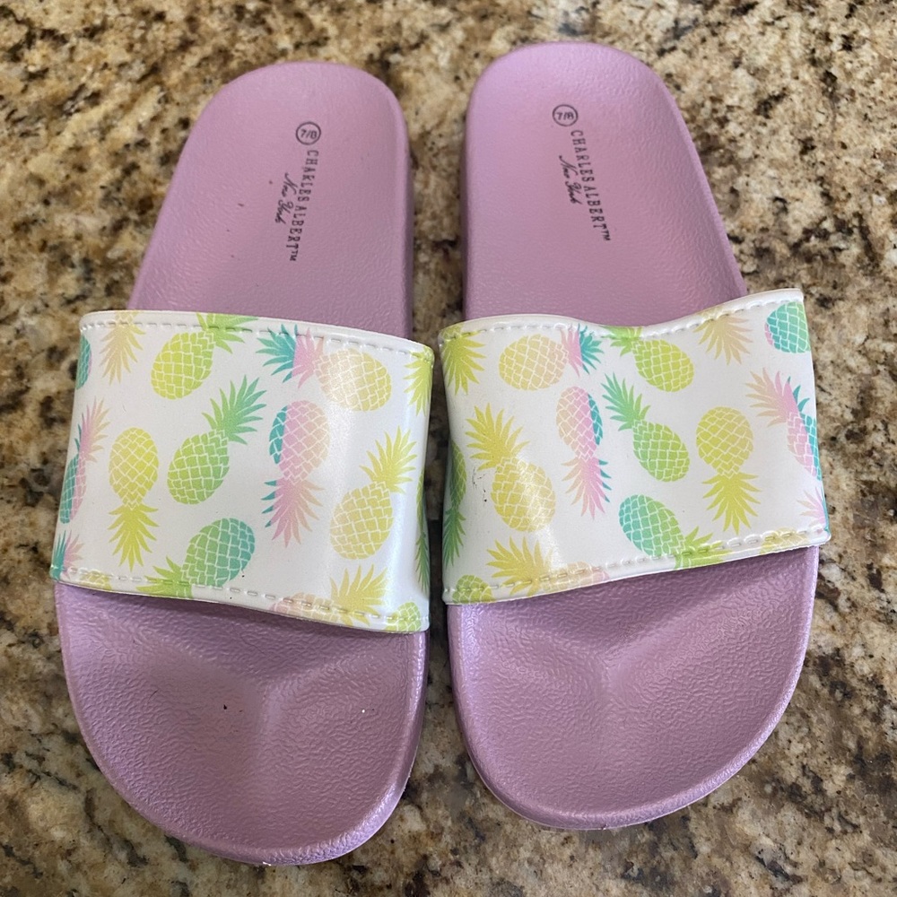 Girls size 6 sandal